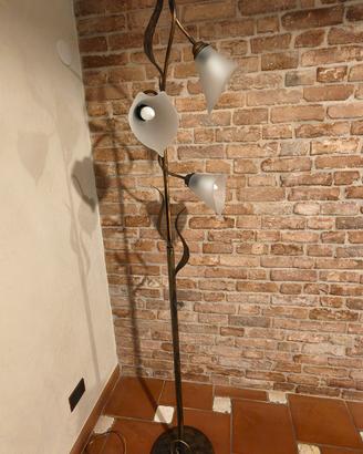 Lampada a piantana in stile vintage