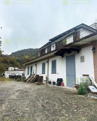 Rustico / Casale di 92 m² con 2 locali a Borgo Pri