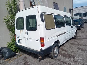 Ricambi Ford transit vetrato anno 2002