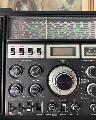 Radio Grundig Satellit 2400