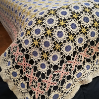 Copriletto matrimoniale vintage all'uncinetto