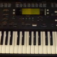 Tastiera musicale - Arranger Roland E68 + floppy M