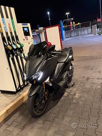 Tmax 530 SX