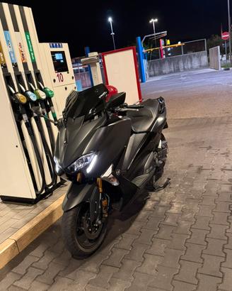 Tmax 530 SX