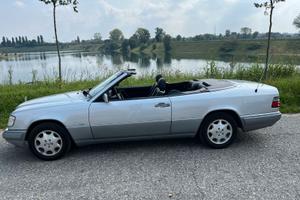 Mercedes Benz Serie E 200 Cabrio Asi+Crs stupenda