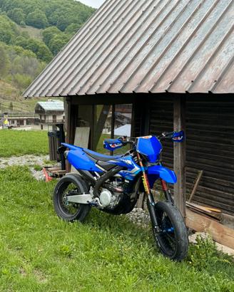 Yamaha YZF450 SUPERMOTARD targata