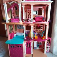 casa  dei sogni di Barbie 