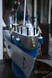 barca in legno fatta a mano 