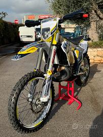 Husqvarna Te 300 i 2t pari al nuov 35 ore 2021