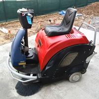 motospazzatrice uomo a bordo 110ET