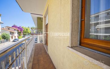 APPARTAMENTO CON TRE CAMERE E DUE BAGNI A SOLI 100