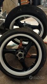 Coppia cerchi Suzuki gsx750r 89'  200€