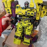 Devastator Generetion Toys Gravity builder 