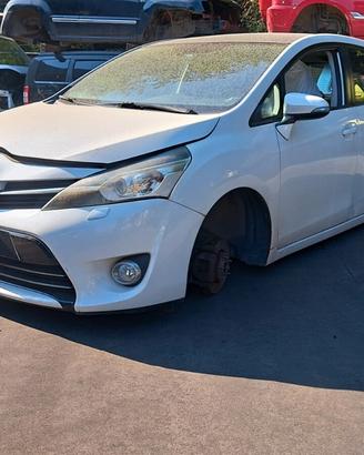TOYOTA YARIS VERSO 2014 SOLO PER RICAMBI