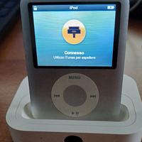 Apple Ipod nano + dock station