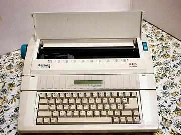 macchina da scrivere, fax, umidificatore, ecc