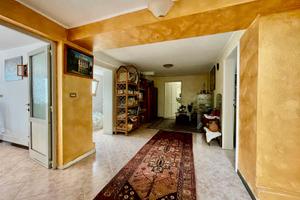 Villa indipendente con ampio giardino z. centrale