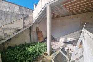 Semindipendente piano terra allo stato rustico