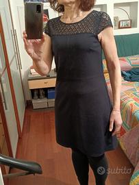 Tubino blu scuro con pizzo