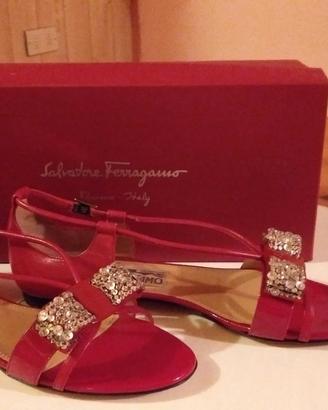 Sandali Ferragamo