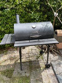 Barbecue affumicatore in ghisa