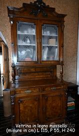vetrina in legno massello