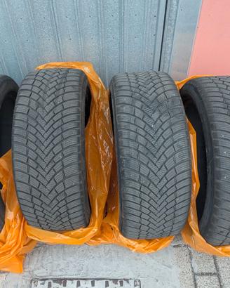 Gomme invernali usate 225/45 R18 95V marca Barum