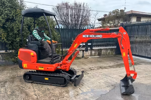 E166 Mini escavatore New Holland 15 q