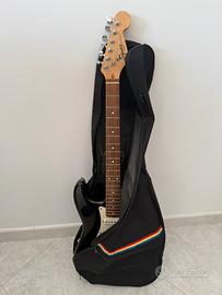 Strato by Squier Fender + Accessori