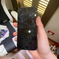 Iphone 7 rotto con cover