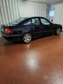 Auto Mercedes  E280 cat Avantgarde