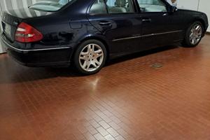 Auto Mercedes  E280 cat Avantgarde