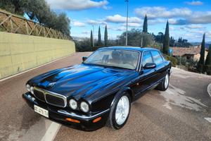 Jaguar XJ8