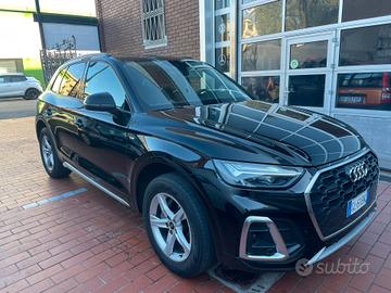 Audi Q5 40 TDI 204 CV quattro S tronic Identity Bl