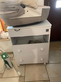 Settimino neonato con vasca