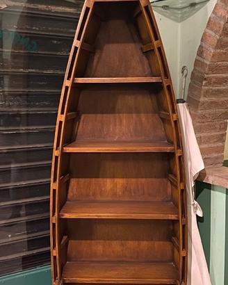 Libreria a barca in legno