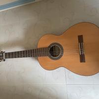 Chitarra classica + custodia + leggio+poggia piede