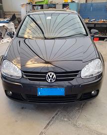 Volkswagen  Golf Serie 5