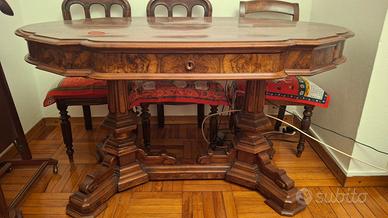 Tavolo stile Maggiolini