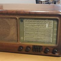 Radio valvolare CGE antica e funzionante