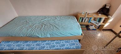 CAMERETTA CON DUE LETTI  in  buono stato