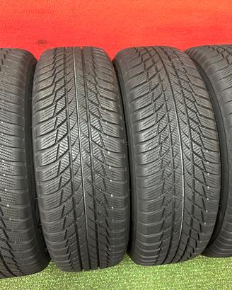 215 65 17 Gomme Invernal Bridgestone 95% 215 65R17