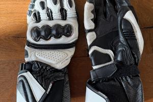 Come nuovi guanti moto