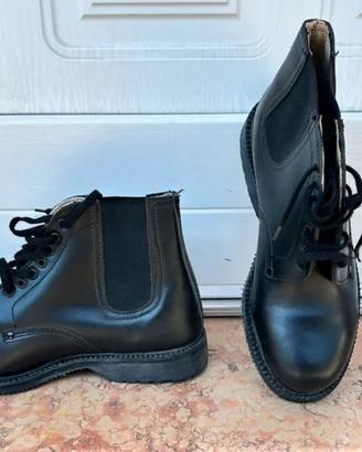 Anfibi vintage da collezione
