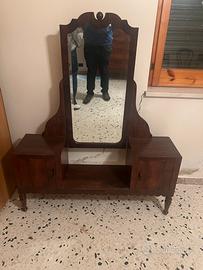 Toletta con specchio