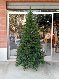 albero di Natale altezza 225 cm. 