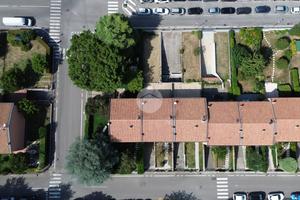 VILLA A SCHIERA CENTRALE A NEGRAR DI VALPOLICELLA