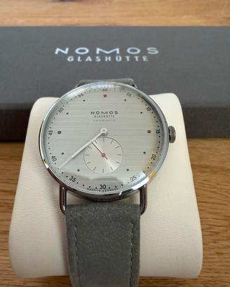 Nomos Glashütte Metro Neomatic 39 Silvercut