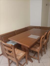 tavolo sedie cassapanca 