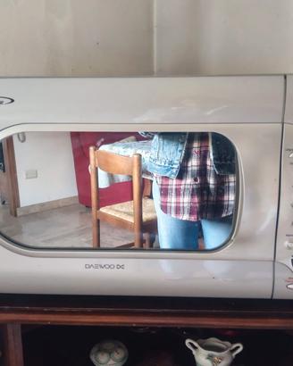 Forno a microonde multifunzione 